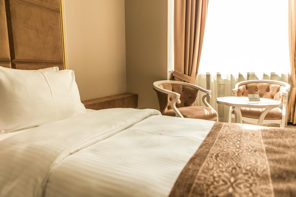 Grand Sapphire Hotel 알마티 외부 사진